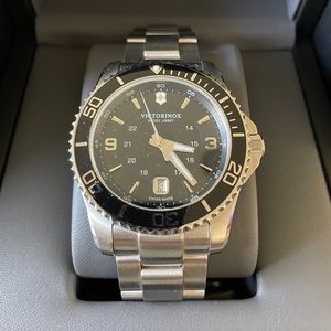 Victorinox Swiss Army Men’s Watch